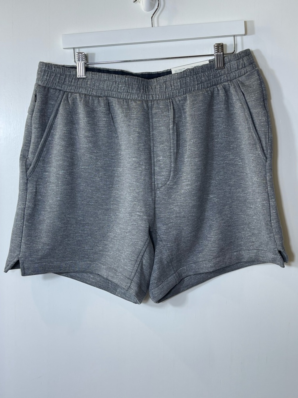 Men’s America Eagle 24/7 Gray Jogger Short Above the Knee size M